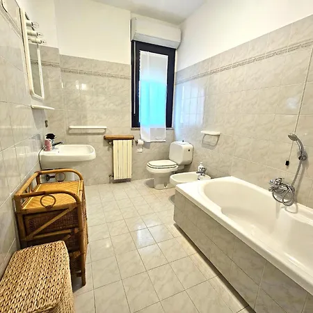 Blu With Sea-facing Terrace דירה